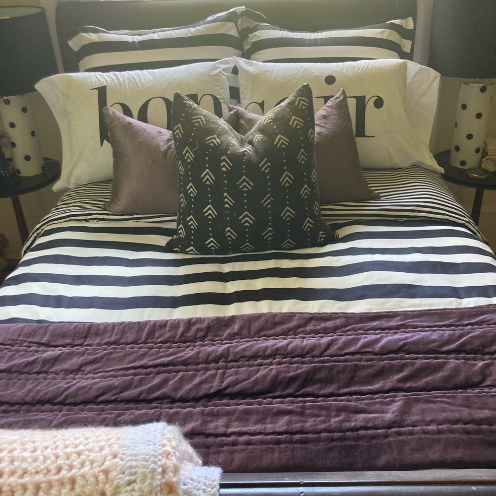 Black & white full/queen duvet cover with two shams